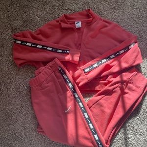 Nike 2 piece joggers M